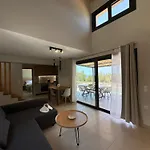 Villa Calmia Fine Living Tsoukaládhes