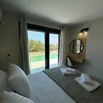 Calmia Fine Living Villa *