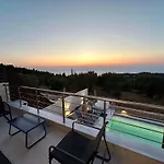 Calmia Fine Living Villa *