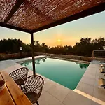 Calmia Fine Living فيلة *