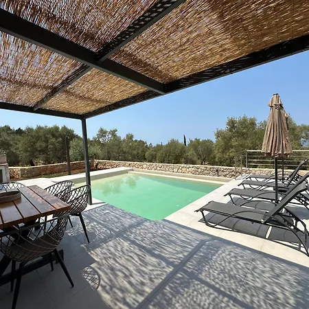 Calmia Fine Living Villa Tsoukaladhes