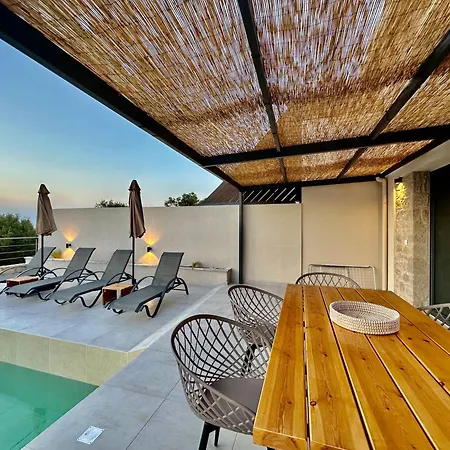 Calmia Fine Living