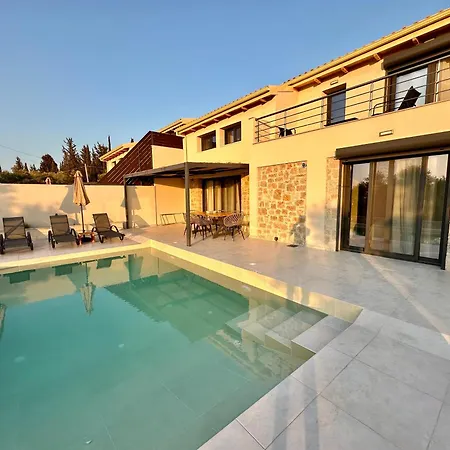 Calmia Fine Living Villa Tsoukaládhes