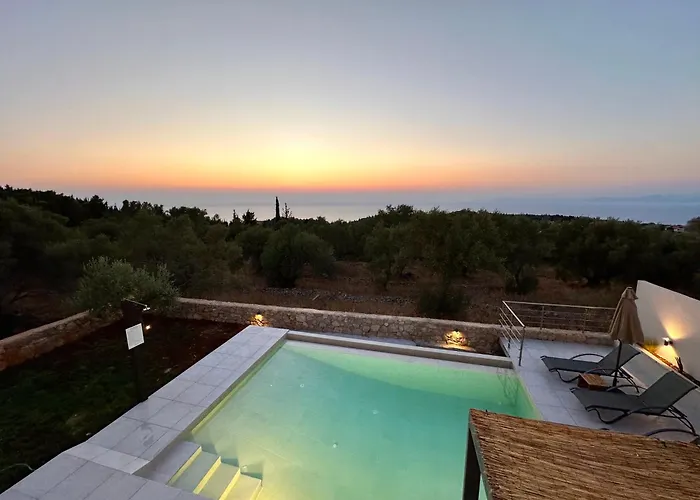 Calmia Fine Living Villa Tsoukaládhes